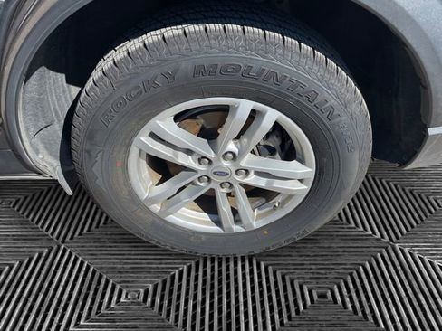 Used 2021 Ford Explorer XLT w/ Equipment Group 202A image 14