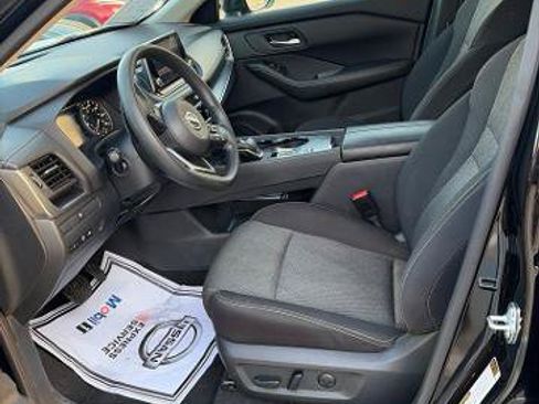 Certified 2024 Nissan Rogue SV FWD image 20