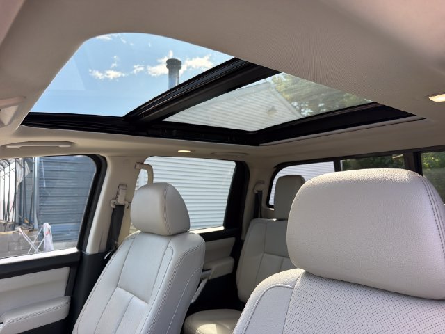 Used 2020 Nissan Titan SL w/ Moonroof Package AWD/4WD image 23