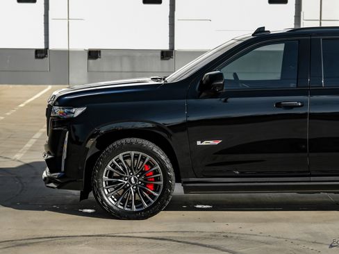 Used 2023 Cadillac Escalade V image 6