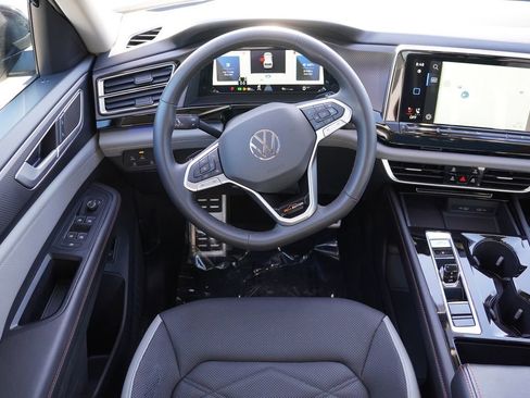 Used 2024 Volkswagen Atlas Peak Edition SEL AWD/4WD image 22