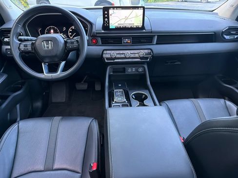 Used 2024 Honda Pilot Touring image 23