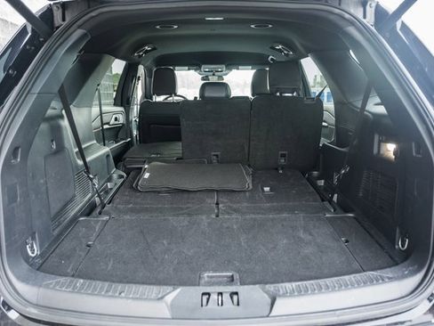 Used 2025 Ford Explorer ST-Line w/ ST-Line Street Pack image 10