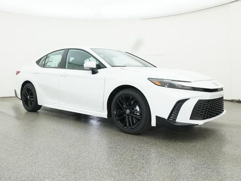 New 2026 Toyota Camry SE image 29