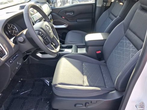 Used 2025 Nissan Frontier SV w/ SV Convenience Package RWD image 19