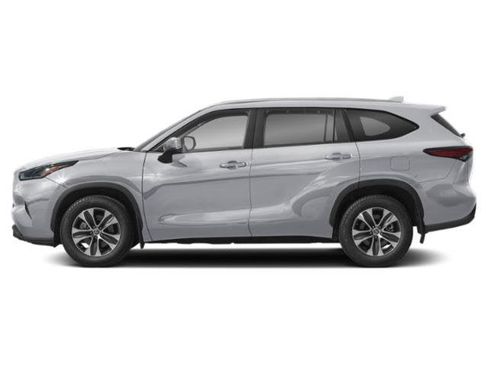 Used 2023 Toyota Highlander XLE image 3
