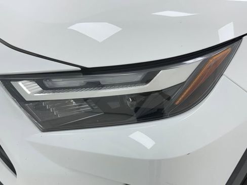 Used 2022 Toyota RAV4 XLE w/ Convenience Package FWD image 6