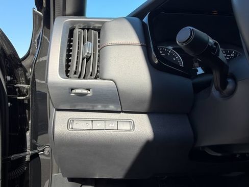 Used 2025 Nissan Pathfinder Rock Creek AWD/4WD image 23