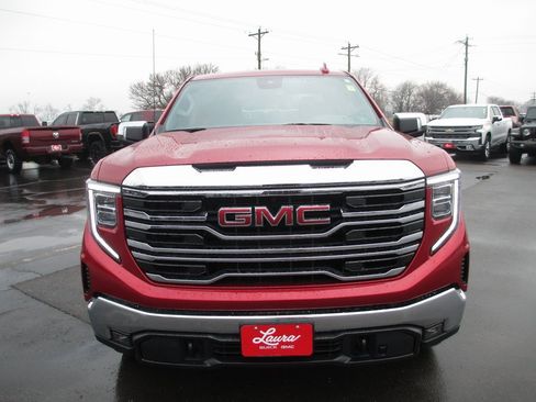 Used 2024 GMC Sierra 1500 SLT image 12