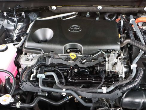 Used 2020 Toyota RAV4 XLE image 31