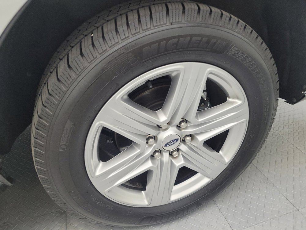 Used 2019 Ford Expedition XLT w/ Equipment Group 202A RWD image 31