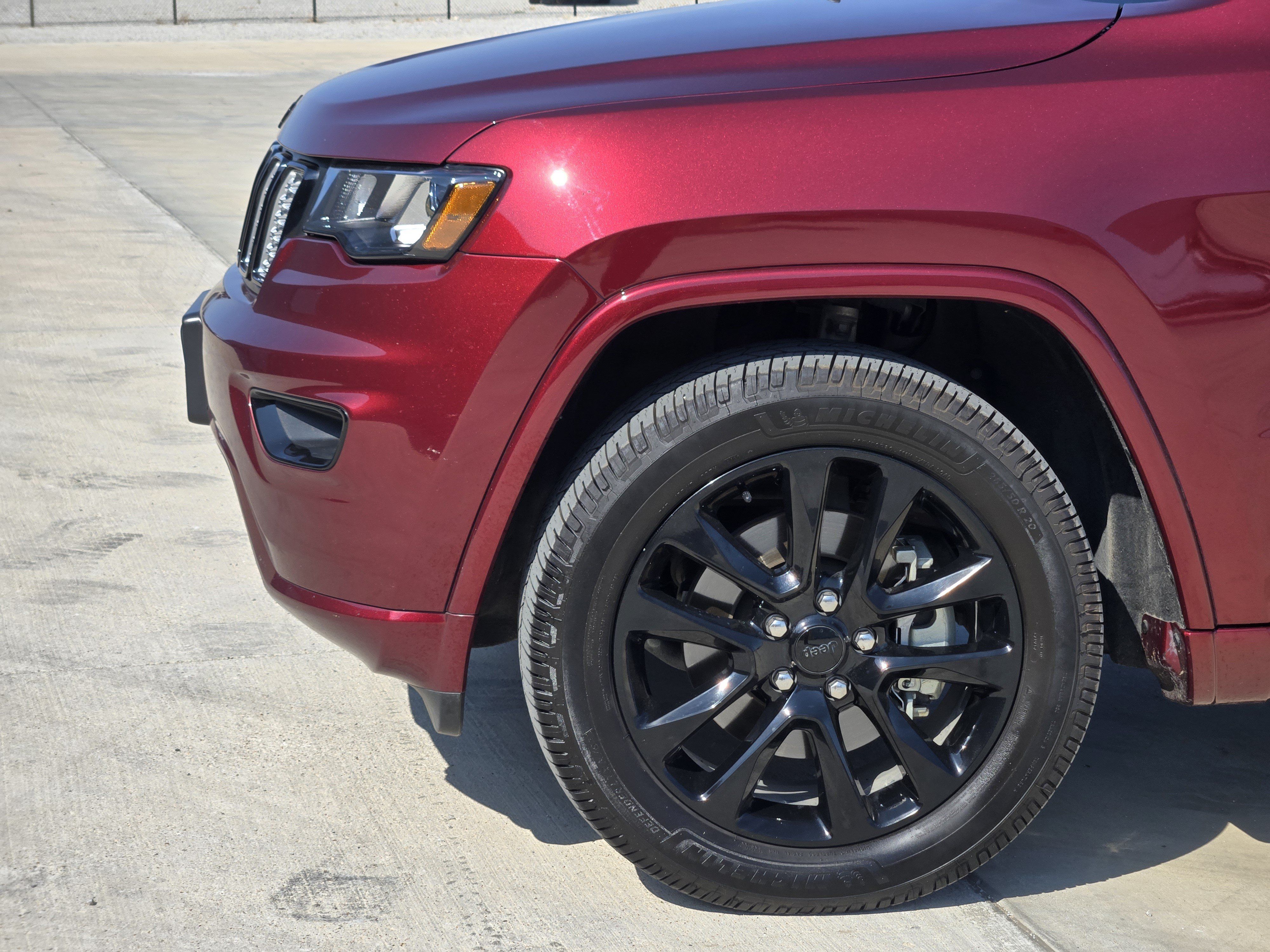 Certified 2021 Jeep Grand Cherokee Laredo X AWD/4WD image 9