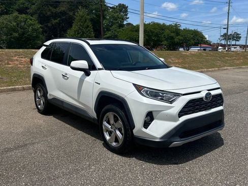 Used 2019 Toyota RAV4 Limited AWD/4WD image 2