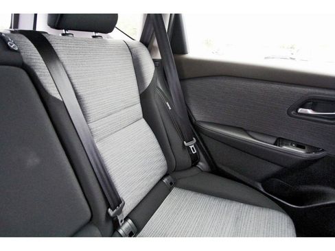 Used 2023 Nissan Rogue SV AWD/4WD image 12