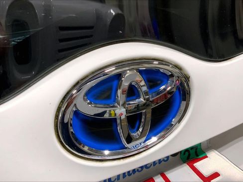 Used 2021 Toyota Prius Prime LE FWD image 10