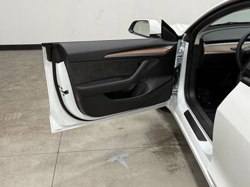 Used 2023 Tesla Model 3 Standard Range image 13