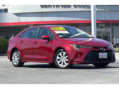 Certified 2025 Toyota Corolla LE FWD image 2