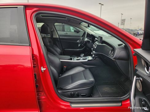 Used 2022 Kia Stinger GT2 image 37