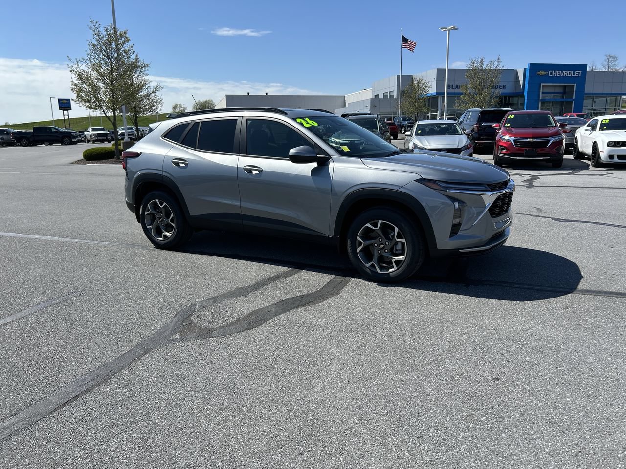 New 2026 Chevrolet Trax LT w/ Sunroof Package FWD image 1