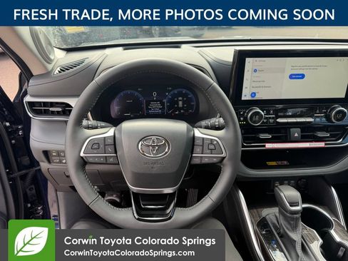 Used 2026 Toyota Highlander Platinum AWD/4WD image 10