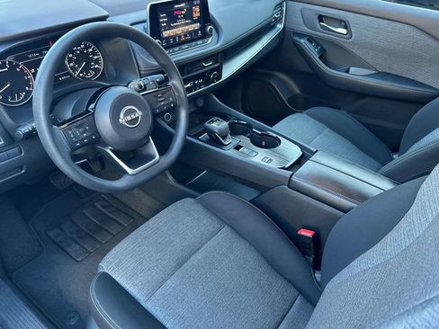 Used 2023 Nissan Rogue SV image 10