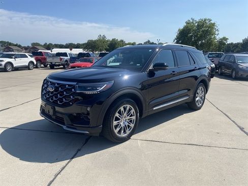 Used 2026 Ford Explorer Platinum AWD/4WD image 2