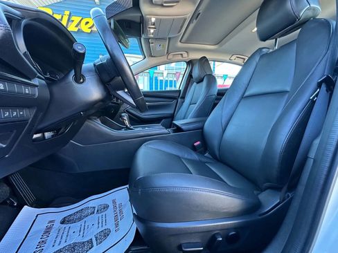 Used 2022 MAZDA MAZDA3 s FWD image 12