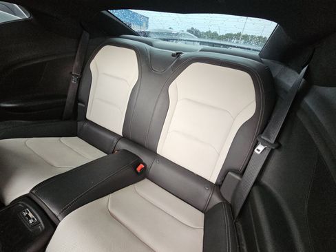 Used 2018 Chevrolet Camaro SS RWD image 11