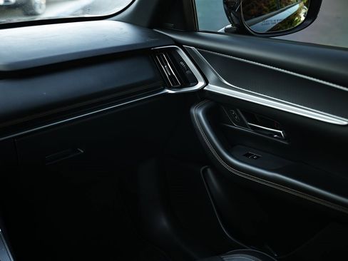 Used 2024 MAZDA CX-90 Plug-In Hybrid w/ Premium Plus image 33