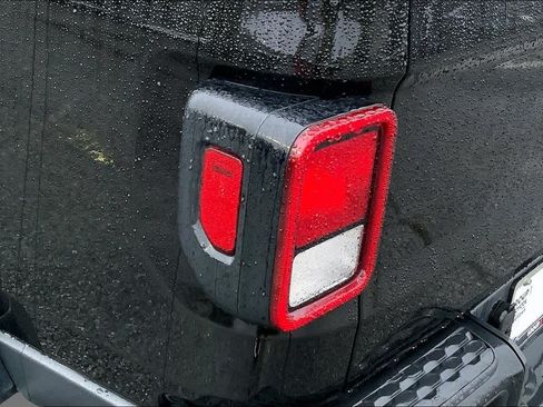 Used 2023 Jeep Gladiator Rubicon w/ Cold Weather Group AWD/4WD image 27