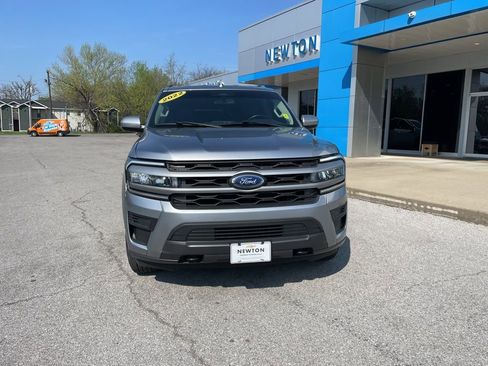 Used 2022 Ford Expedition Max XLT image 2