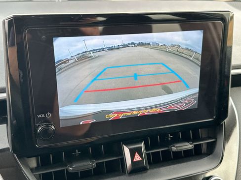 Used 2024 Toyota Corolla LE image 18