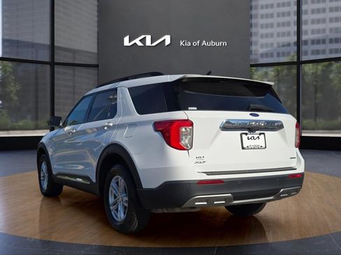 Used 2023 Ford Explorer XLT w/ Equipment Group 202A image 9