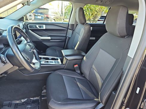 Used 2023 Ford Explorer XLT image 17