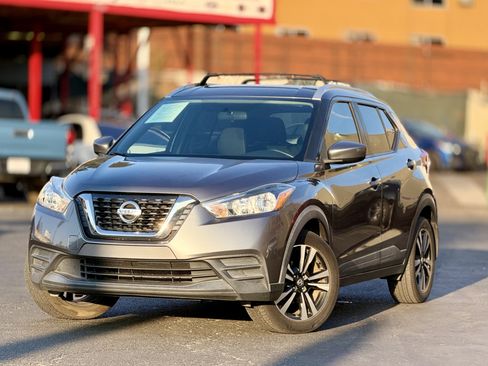 Used 2019 Nissan Kicks SV w/ Exterior Package FWD image 1
