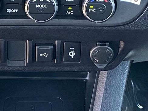 Certified 2023 Toyota Tacoma TRD Sport w/ Technology Package AWD/4WD image 31
