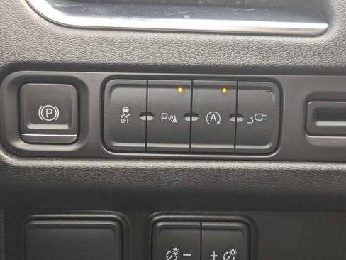 Used 2021 Chevrolet Suburban LT RWD image 25