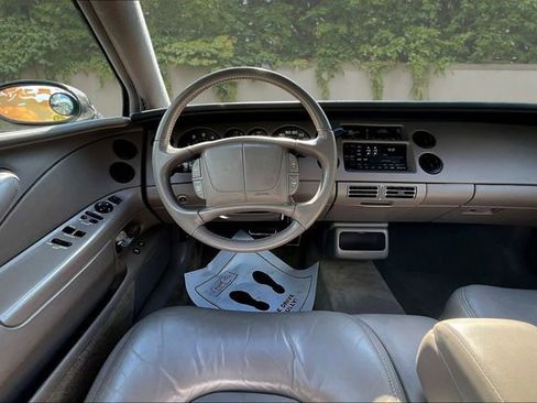 Used 1995 Buick Riviera Supercharged Coupe FWD image 8
