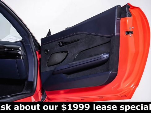 Used 2025 Aston Martin V8 Vantage Coupe image 18