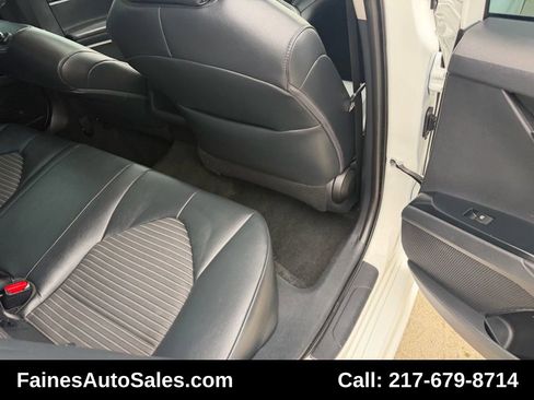 Used 2019 Toyota Camry SE image 64