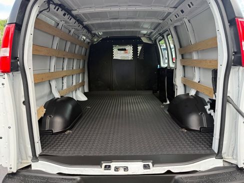 Used 2024 Chevrolet Express 2500 w/ Driver Convenience Package RWD image 19