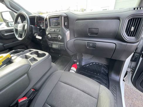 Used 2023 GMC Sierra 3500 Pro w/ Convenience Package image 25