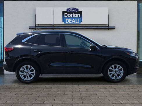 Used 2023 Ford Escape Active AWD/4WD image 2