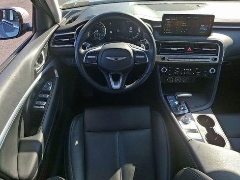 Used 2025 Genesis G70 2.5T image 11