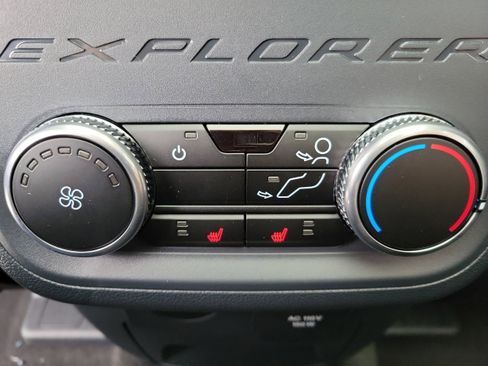 New 2026 Ford Explorer Platinum w/ LUX Leather Package image 15