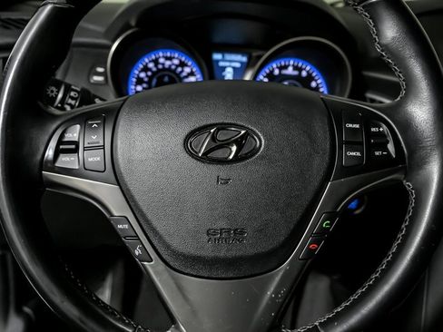 Used 2015 Hyundai Genesis 3.8 image 24