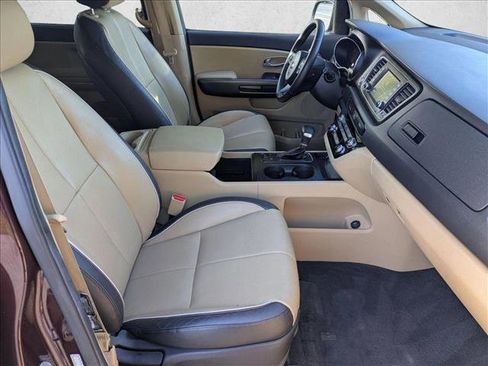 Used 2017 Kia Sedona LX w/ LX Essentials Premium Package image 20