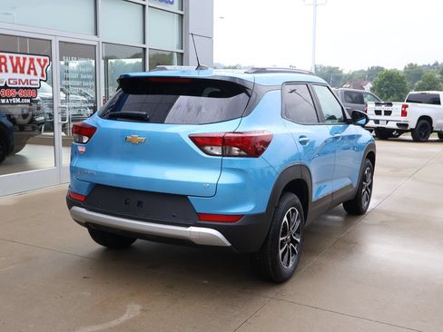 New 2026 Chevrolet TrailBlazer LT w/ Convenience Package AWD/4WD image 3