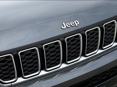 Used 2021 Jeep Grand Cherokee L Limited image 31