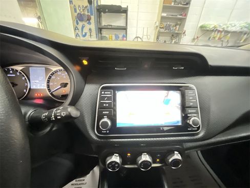 Used 2021 Lincoln Corsair AWD w/ Equipment Group 101A image 17